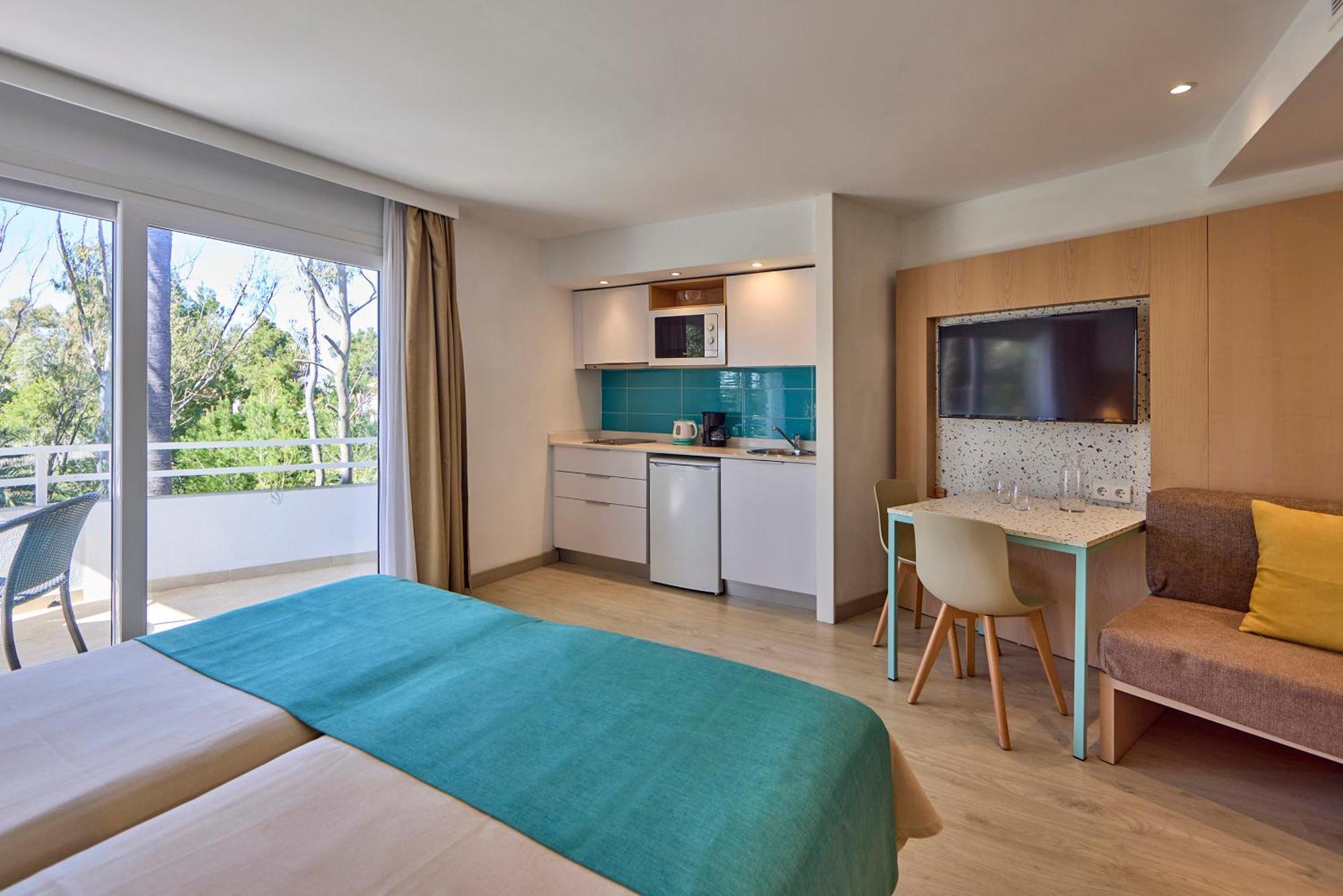 Universal Elisa Apartahotel 4*
